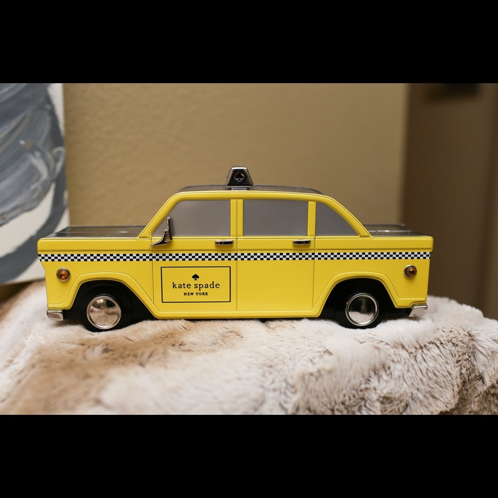 Kate spade taxi clutch ISO